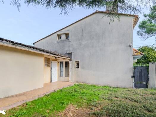 Maison à vendre 223 650 € 4 pièces 2 chambres 132 m² 385 m² de terrain Arveyres 33500