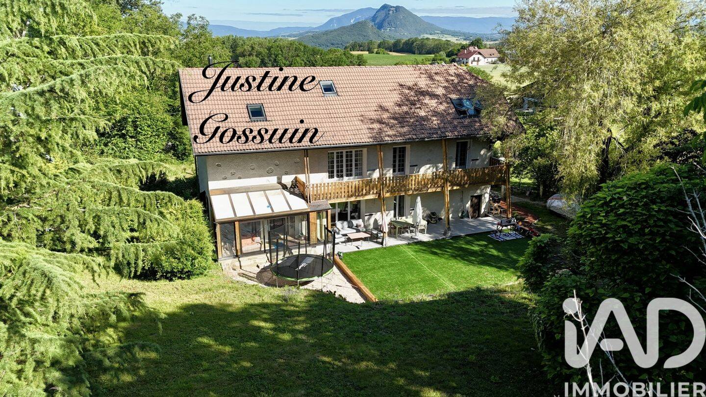 Maison 8 pièces 260 m² · à Mésigny · 260 m² · 760 000 €