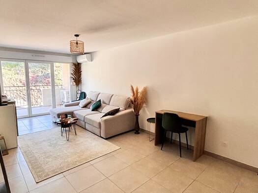 Appartement à vendre 215 000 € 2 pièces 1 chambre 44 m² Étage 2/3 Fabregoules-Caillols-Rougiere-Peyrards Septèmes-les-Vallons 13240