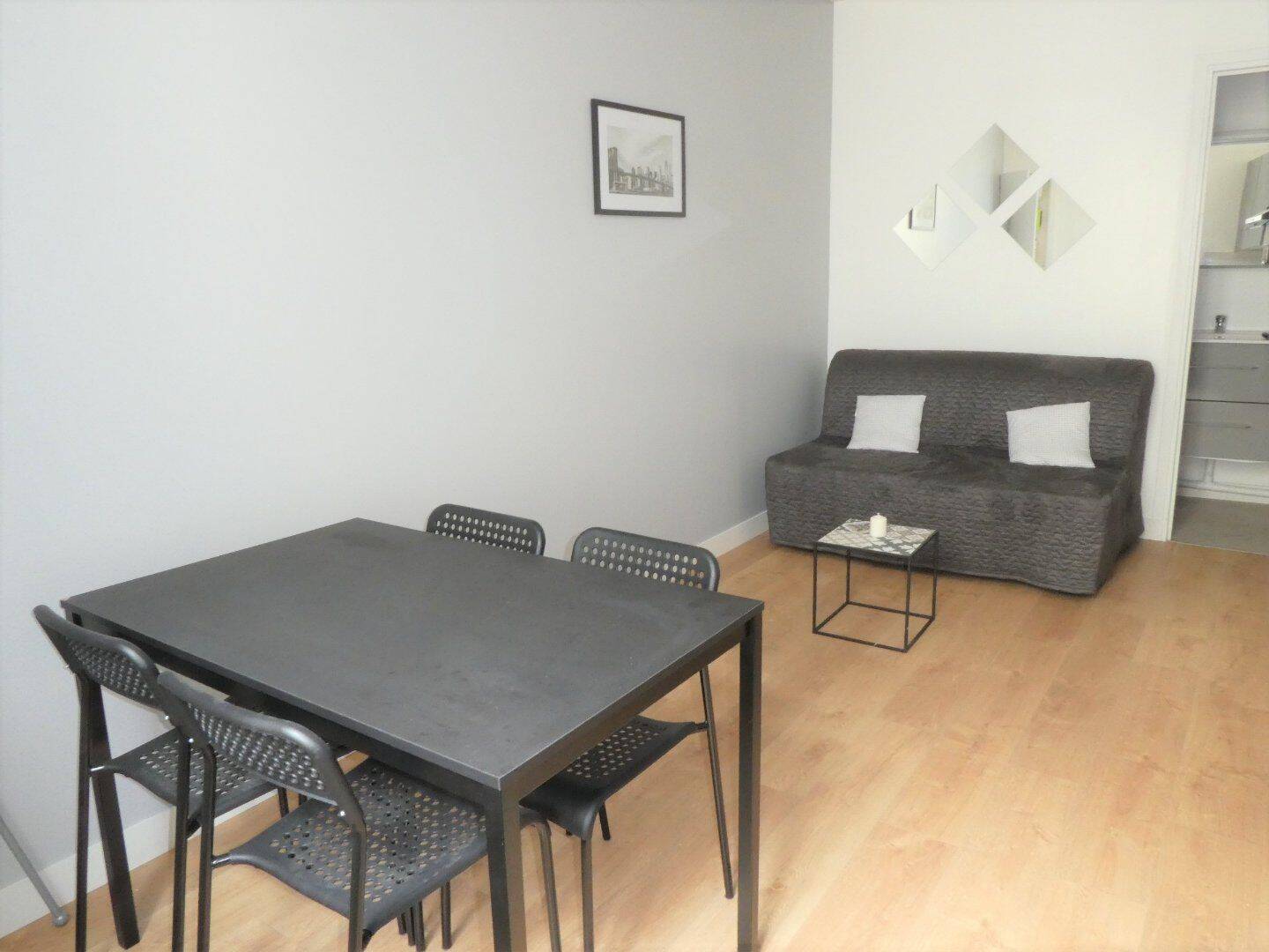 Appartement 2 pièces 17 m² · à Angoulême · 17 m² · 320 €