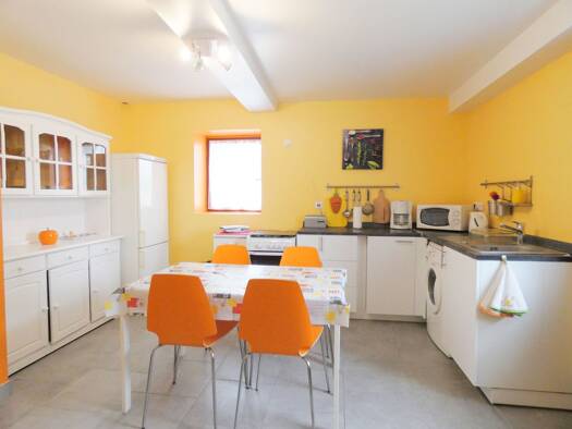 Appartement à louer 590 € 2 pièces 1 chambre 47 m² RDC Pouillon 40350