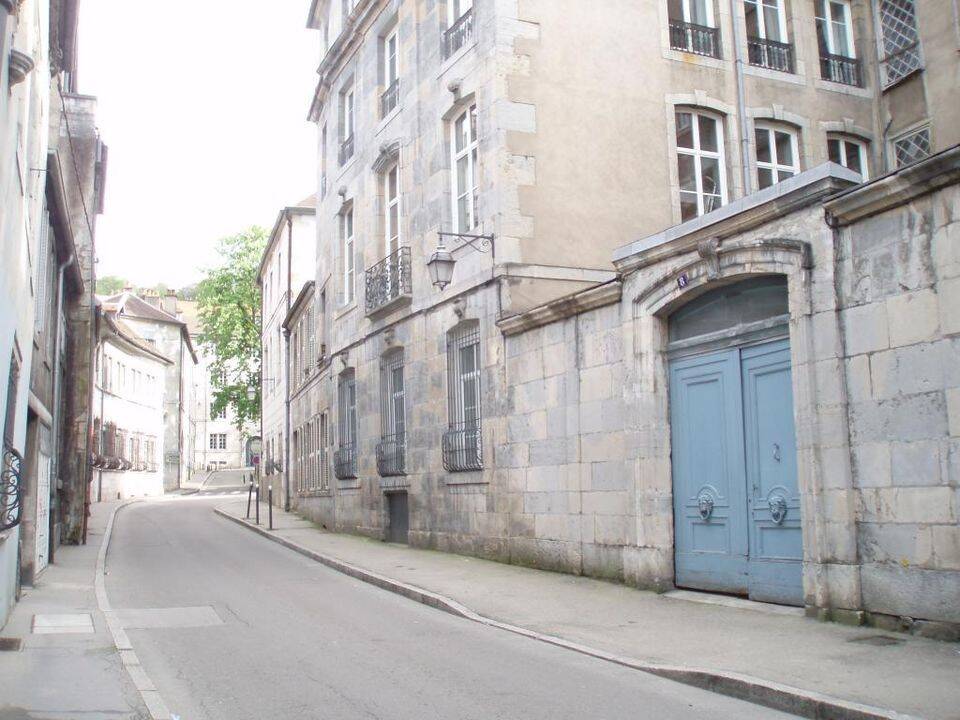 Appartement 1 pièce 10 m² · à Besançon · 10 m² · 375 €
