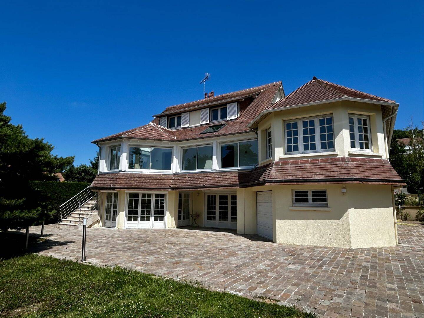 Maison 10 pièces 320 m² · à Blonville-sur-Mer · 320 m² · 1 295 000 €