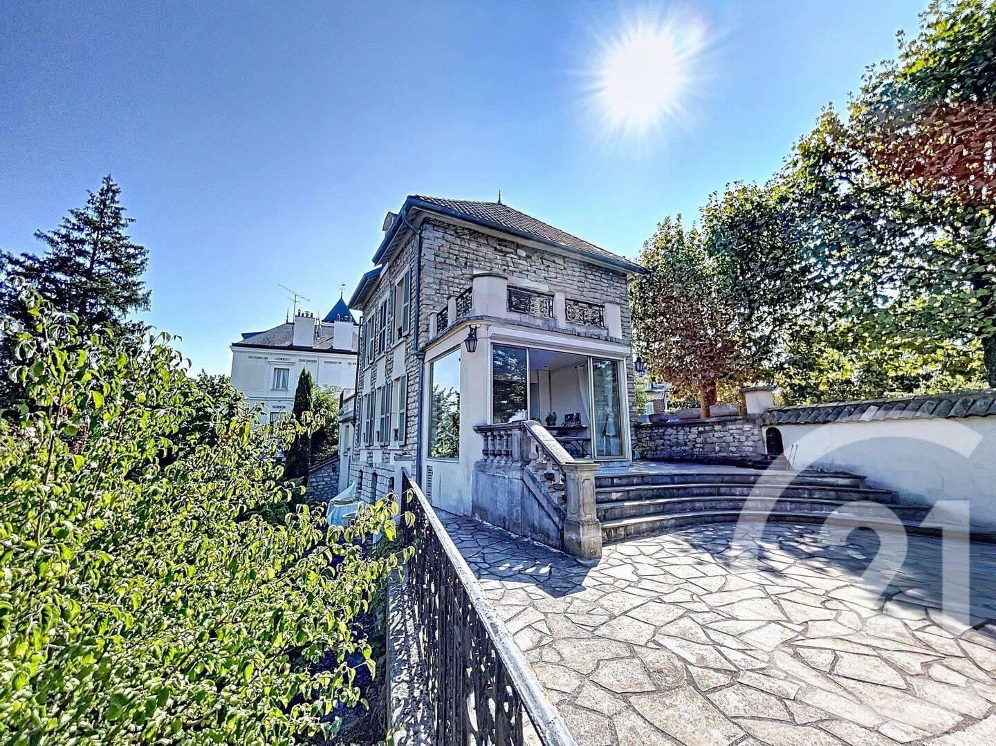Maison 9 pièces 169 m² · à Saint-Maur-des-Fossés · 169 m² · 1 365 000 €