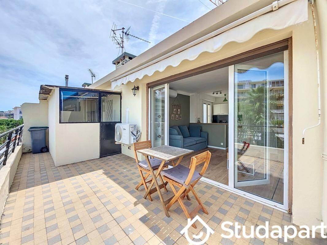 Appartement 1 pièce 21 m² · à Antibes · 21 m² · 890 €