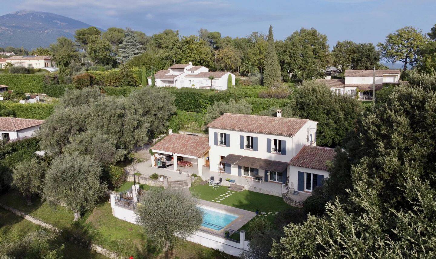 Maison 5 pièces 173 m² · à Le Rouret · 172,9 m² · 3 600 €