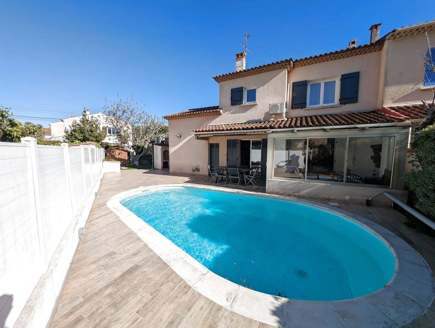 Maison 5 pièces 122 m² · à Six-Fours-les-Plages · 122,3 m² · 539 000 €