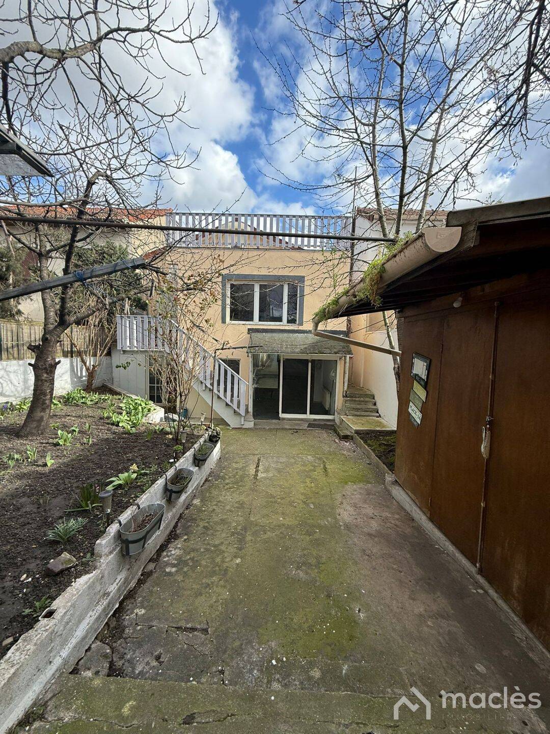 Maison 7 pièces 85 m² · à Saint-Denis · 85 m² · 325 000 €