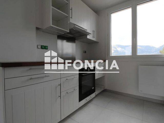 Appartement 3 pièces 65 m² · à Saint-Martin-d'Hères · 64,7 m² · 793 €