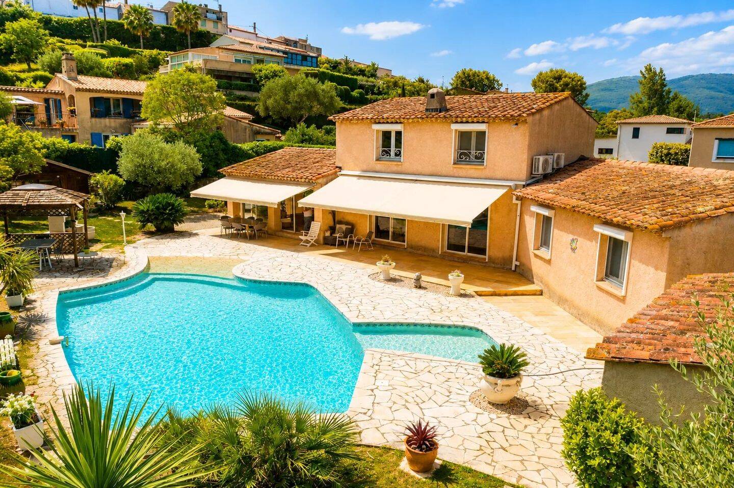 Maison 4 pièces 149 m² · à Valbonne · 149 m² · 750 000 €
