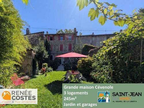 Maison 8 pièces 245 m² · à Saint-Jean-du-Gard · 245 m² · 83 000 €
