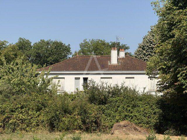 Maison 10 pièces 200 m² · à Saint-Denis-la-Chevasse · 200 m² · 178 000 €