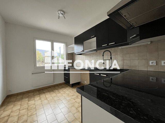 Appartement 3 pièces 55 m² · à Saint-Martin-d'Hères · 54,6 m² · 653 €