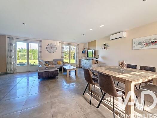 Maison de plain-pied à vendre 363 000 € 5 pièces 4 chambres 156 m² 1 608 m² de terrain La Vallée Divatte-sur-Loire 44450