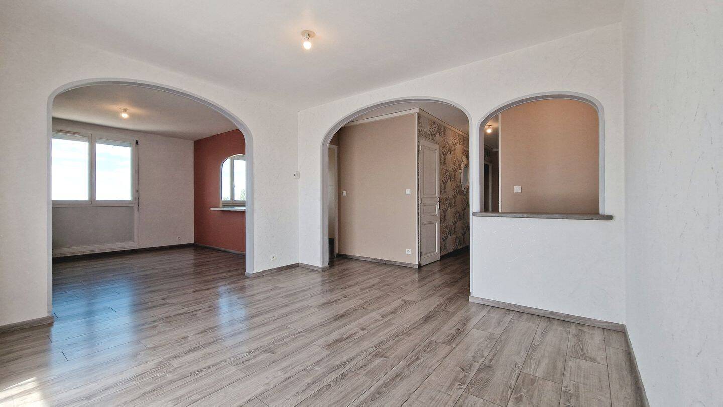 Appartement 5 pièces 93 m² · à Troyes · 93 m² · 120 000 €
