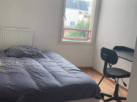 Appartement à louer 590 € 6 pièces 1 chambre 95 m² Étage 4/5 Nesles Nord Champs-sur-Marne 77420