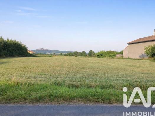 Terrain constructible viabilisé à vendre 85 000 € 1 485 m² de terrain Marcilly-le-Châtel 42130