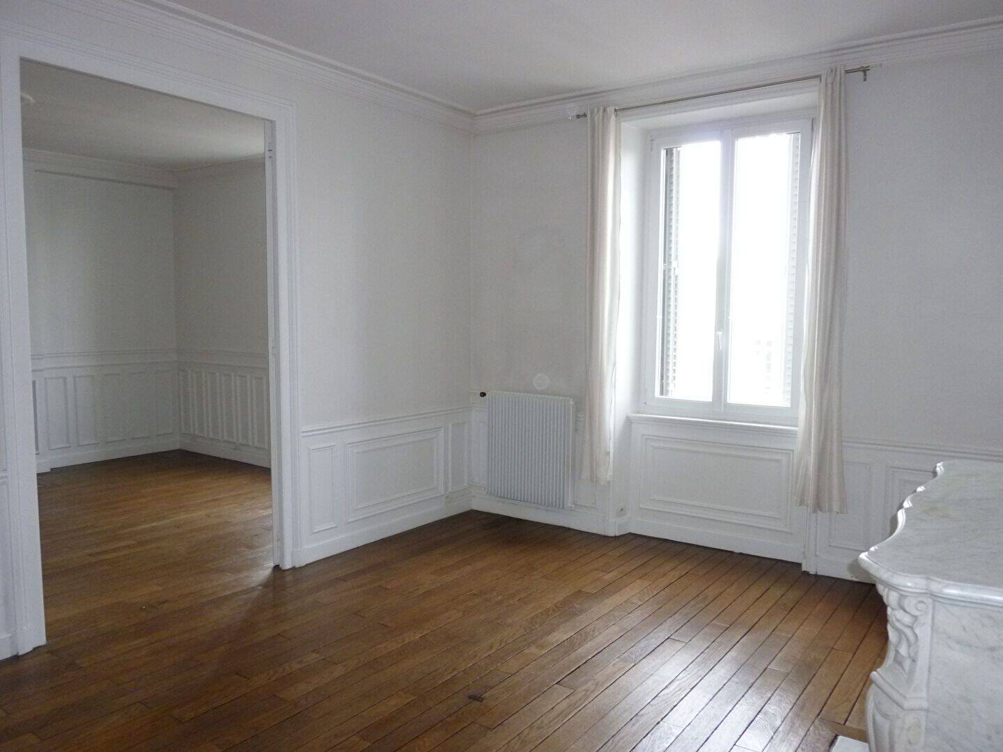 Appartement 4 pièces 106 m² · à Reims · 106 m² · 1 060 €