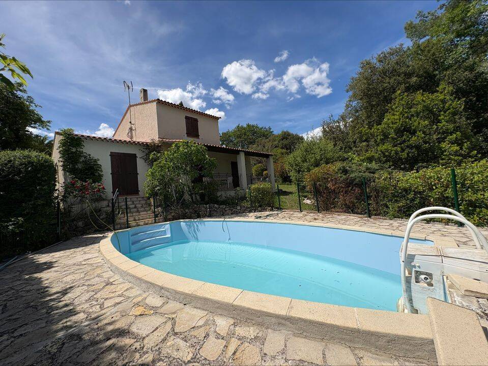 Maison 5 pièces 127 m² · à Figanières · 127 m² · 1 600 €/mois