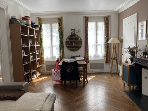 Appartement à vendre 340 000 € 3 pièces 2 chambres 70,6 m² RDC/3 Fontainebleau 77300