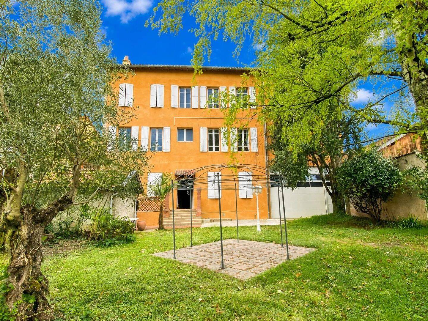 Maison 17 pièces 516 m² · à Gaillac · 516 m² · 680 000 €