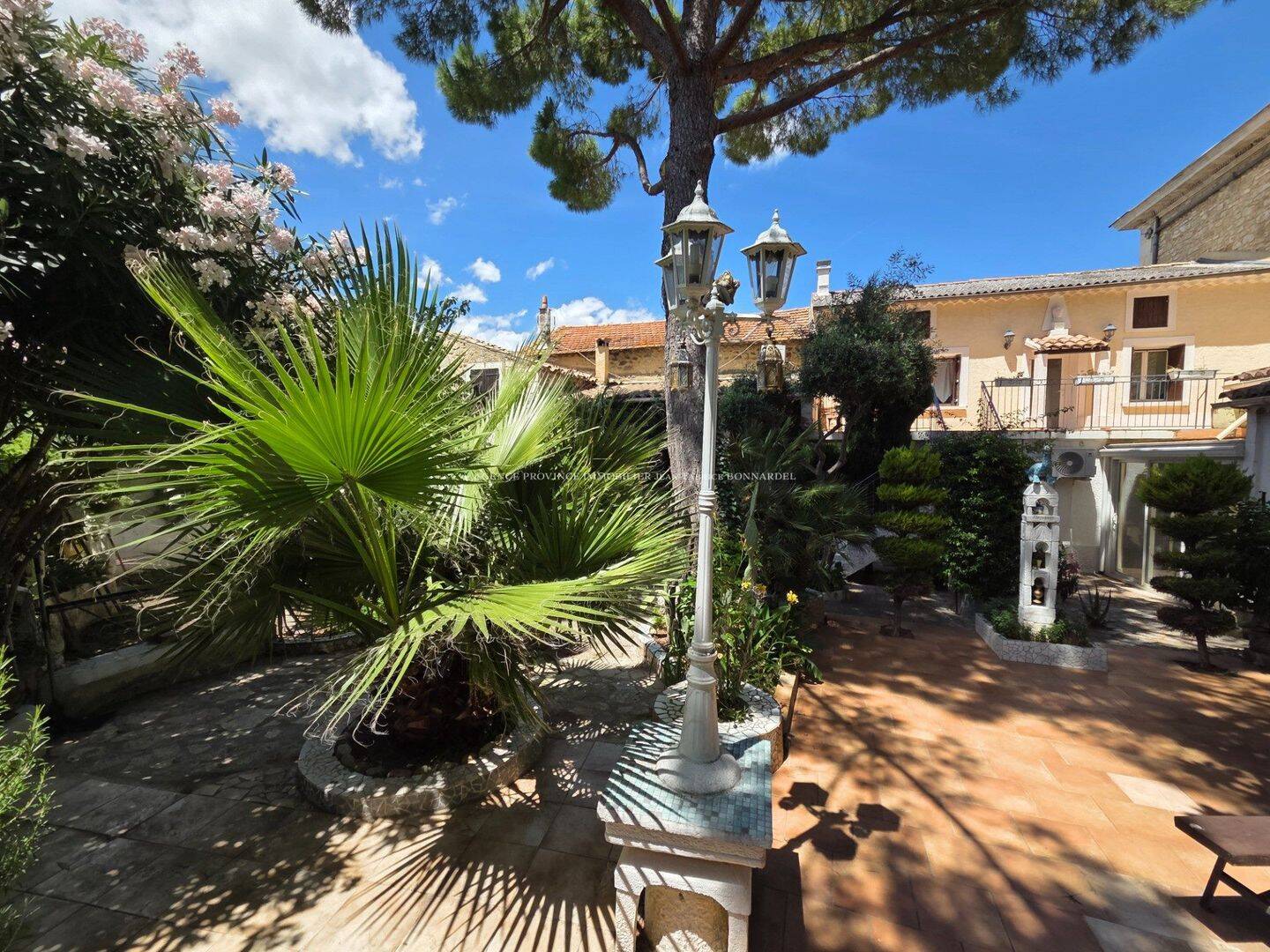 Maison 5 pièces 120 m² · à Saint-Paul-Trois-Châteaux · 120 m² · 357 000 €