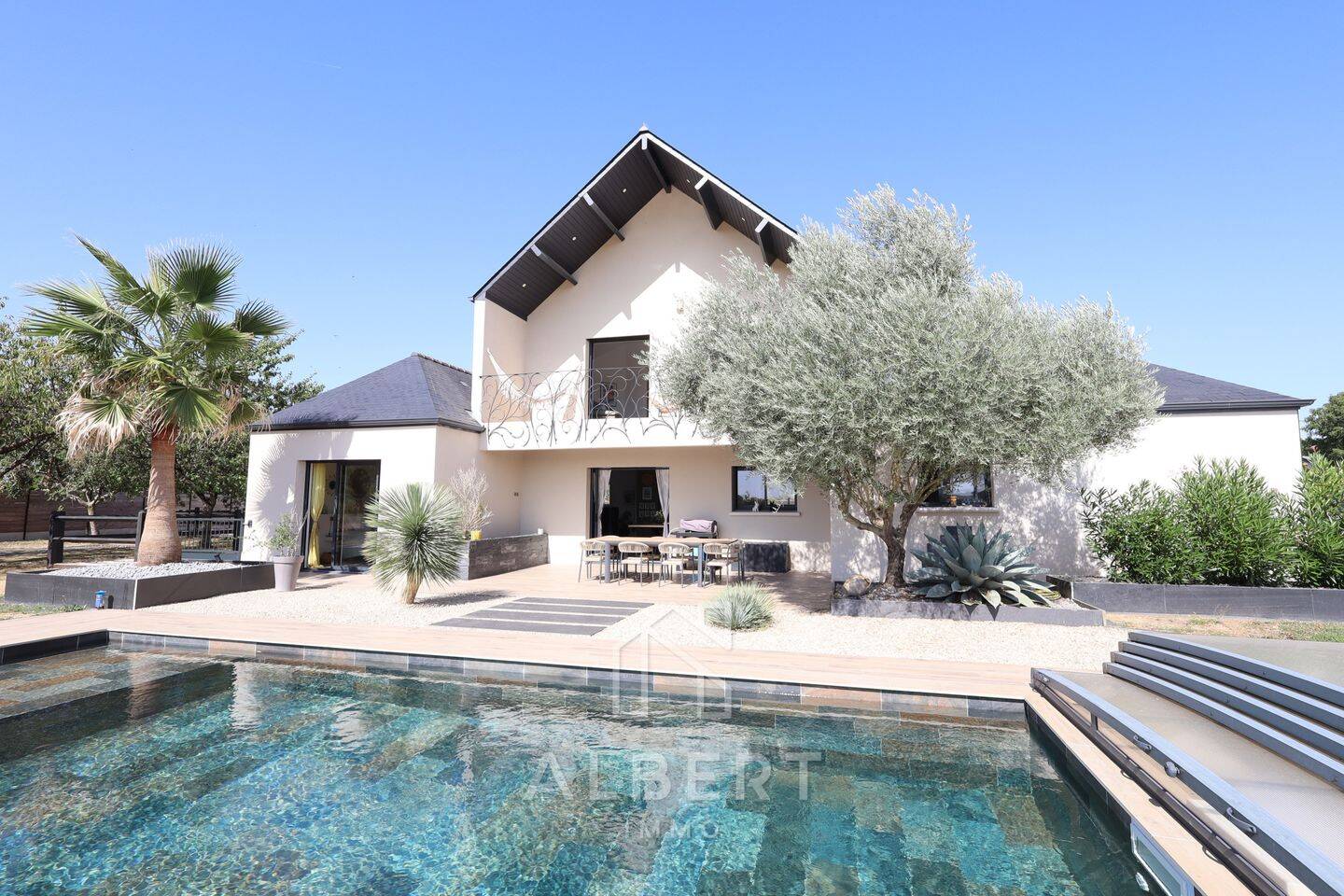 Maison 6 pièces 165 m² · à Doué-en-Anjou · 165 m² · 469 000 €