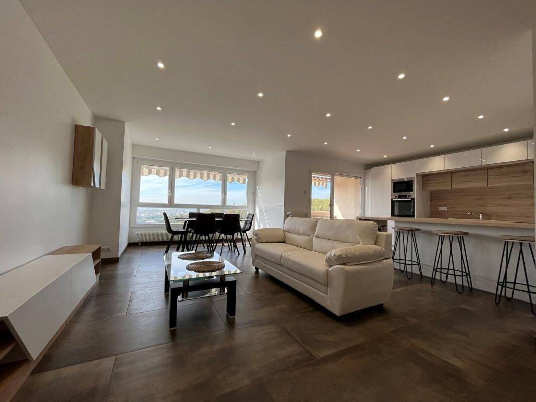 Appartement 3 pièces 77 m² · à Caluire-Et-Cuire · 77,3 m² · 1 457 €
