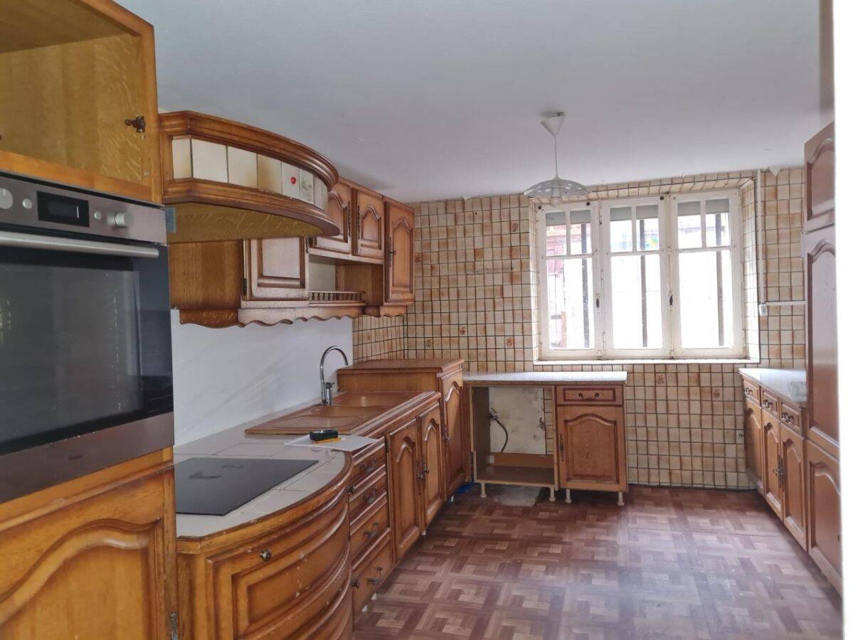 Maison 9 pièces 210 m² · à Maizières-lès-Vic · 210 m² · 85 000 €