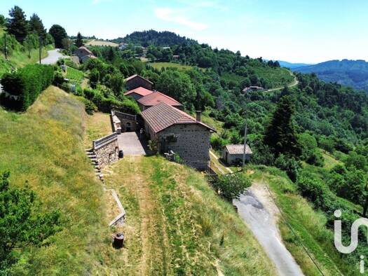 Maison à vendre 163 000 € 4 pièces 2 chambres 85,2 m² 2 865 m² de terrain Rochepaule 07320