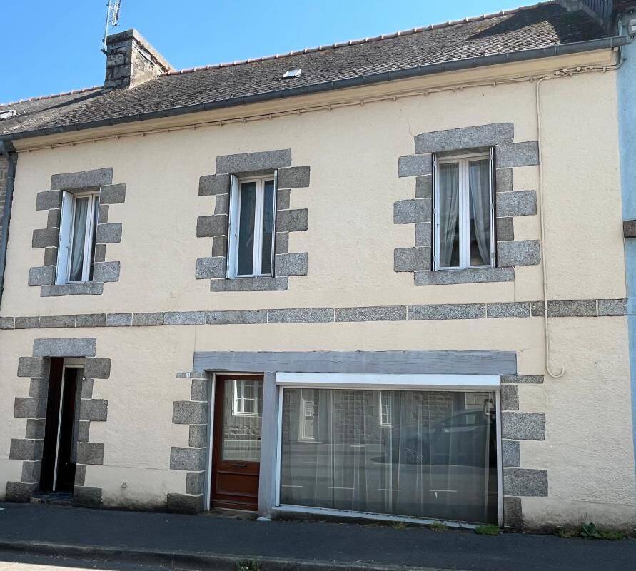 Maison 7 pièces 148 m² · à Saint-Nicolas-du-Pélem · 148 m² · 104 500 €