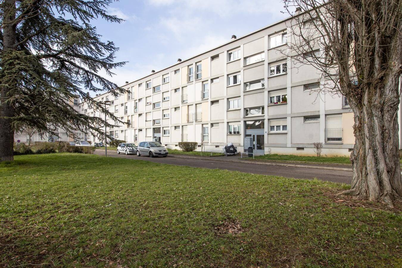 Appartement 5 pièces 86 m² · à Longvic · 86 m² · 742 €
