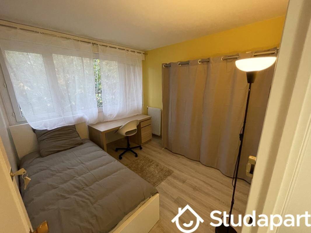 1 pièce 12 m² · à Cergy · 12 m² · 550 €