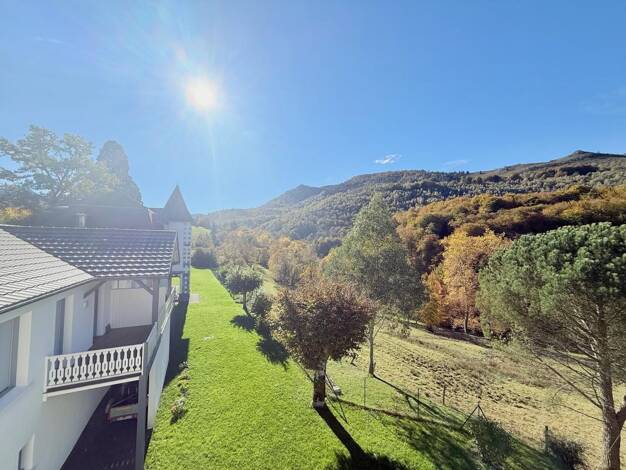 Appartement à vendre 335 000 € 3 pièces 2 chambres 98 m² Étage 2/2 Secteur Pavillonnaire Bagnères-de-Bigorre 65200