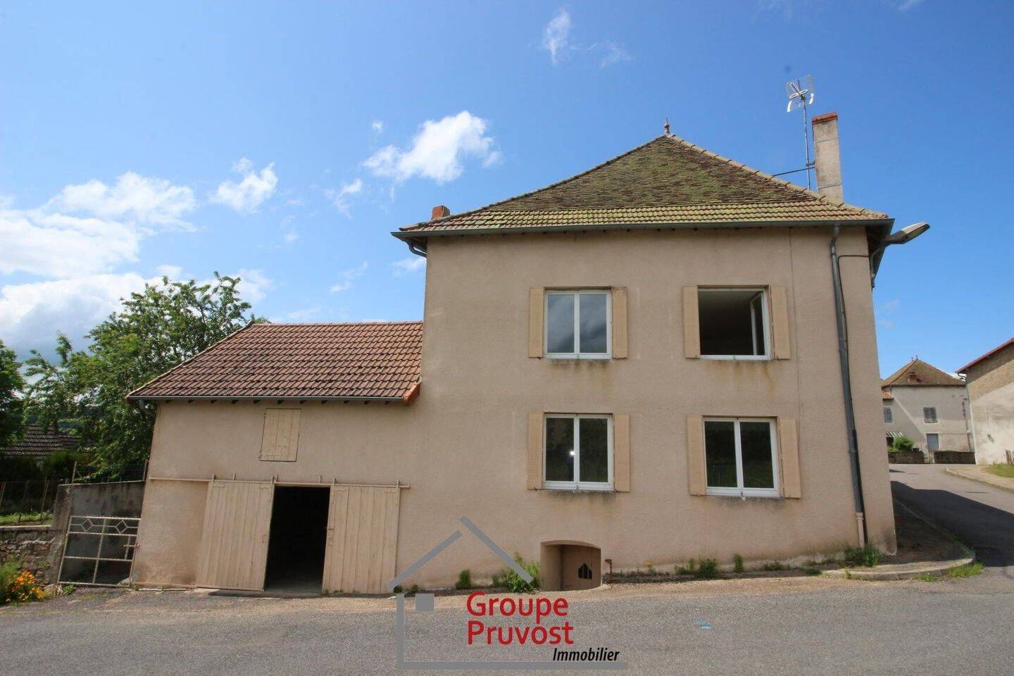 Maison 3 pièces 95 m² · à Dompierre-les-Ormes · 95 m² · 106 000 €