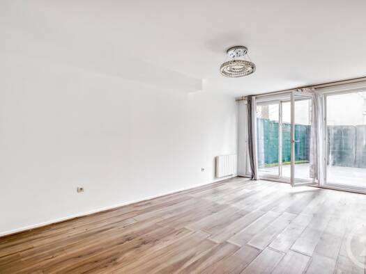 Appartement à vendre 265 000 € 3 pièces 2 chambres 63 m² RDC La Courneuve 93120