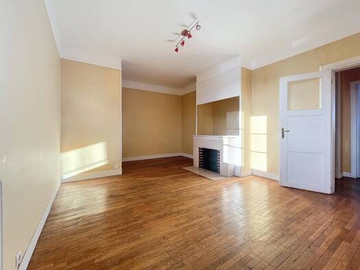 Appartement à vendre 105 000 € 2 pièces 1 chambre 57 m² Étage 3/3 Gournay-Jaurès-Gare Creil 60100