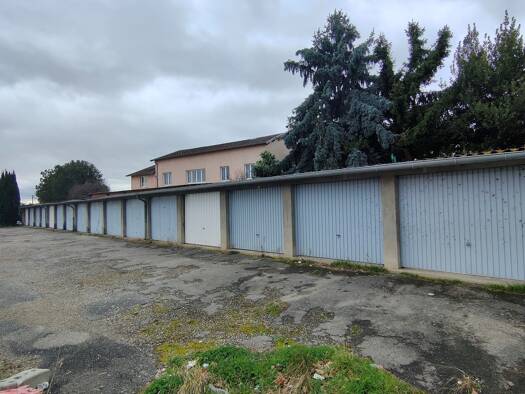 Parking à louer 90 € 8 m² Centre-Bourg Saint-Genis-Laval 69230