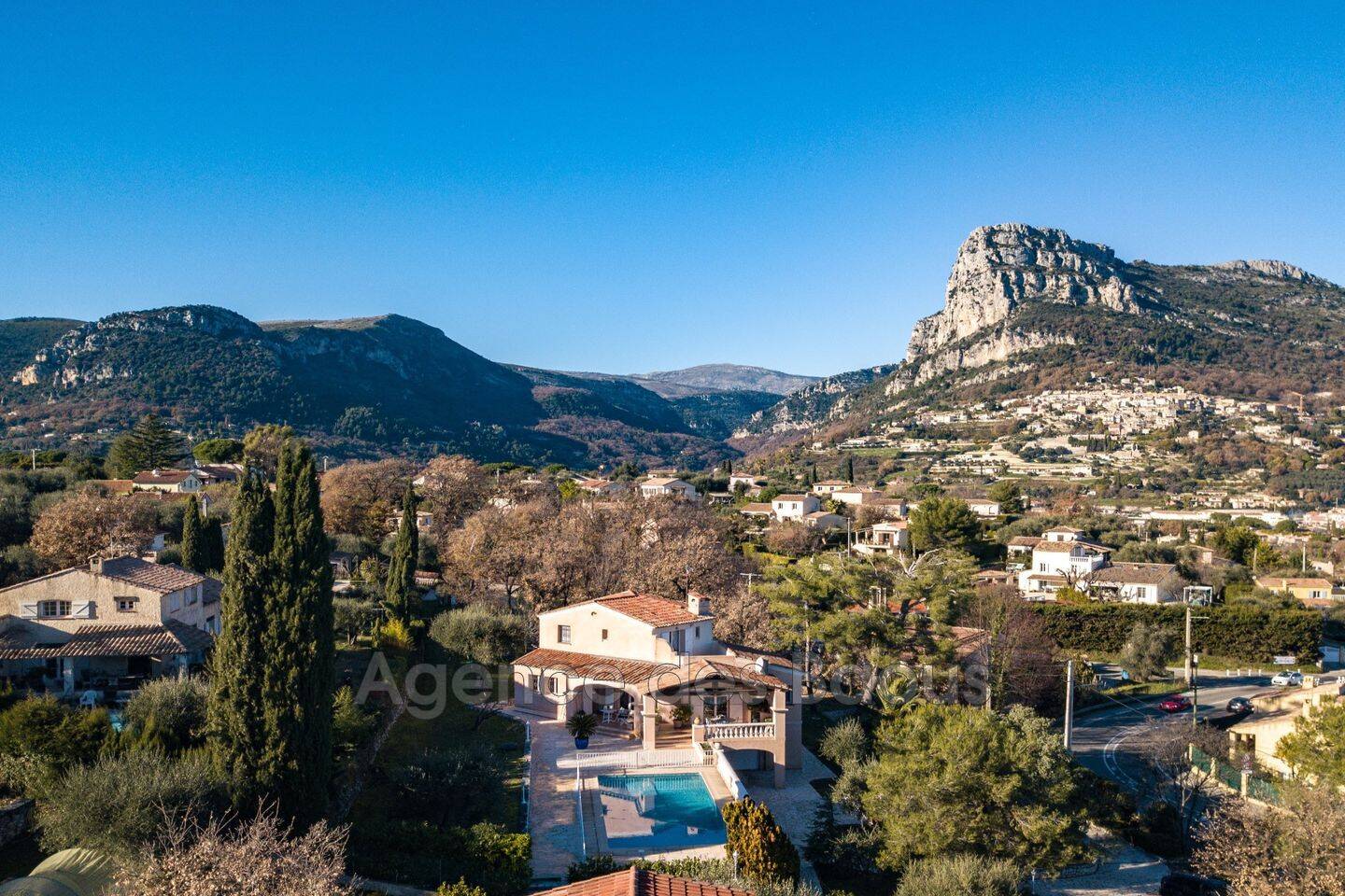 Maison 6 pièces 204 m² · à La Gaude · 204 m² · 840 000 €