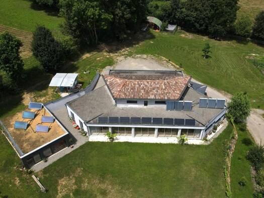 Maison à vendre - de 1.1M € 10 pièces 4 chambres 241,2 m² 10 000 m² de terrain Encausse-les-Thermes 31160