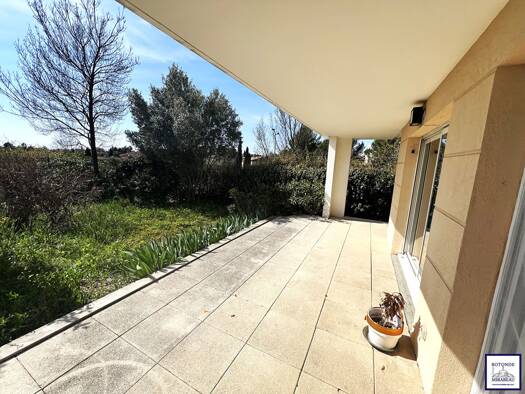 Appartement à vendre 379 000 € 3 pièces 2 chambres 65 m² RDC/3 Saint Mitre les Granettes Pey Blanc Aix-en-Provence 13090