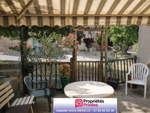 Maison à vendre 40 000 € 3 pièces 2 chambres 91 m² 183 m² de terrain Reignat 63160