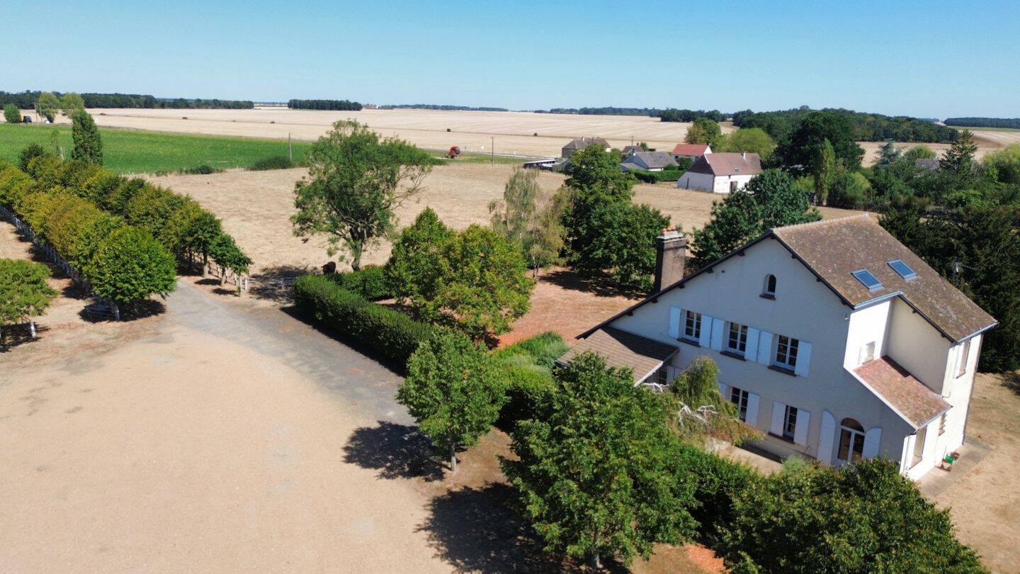 Maison 8 pièces 216 m² · à Maillebois · 216 m² · 357 000 €
