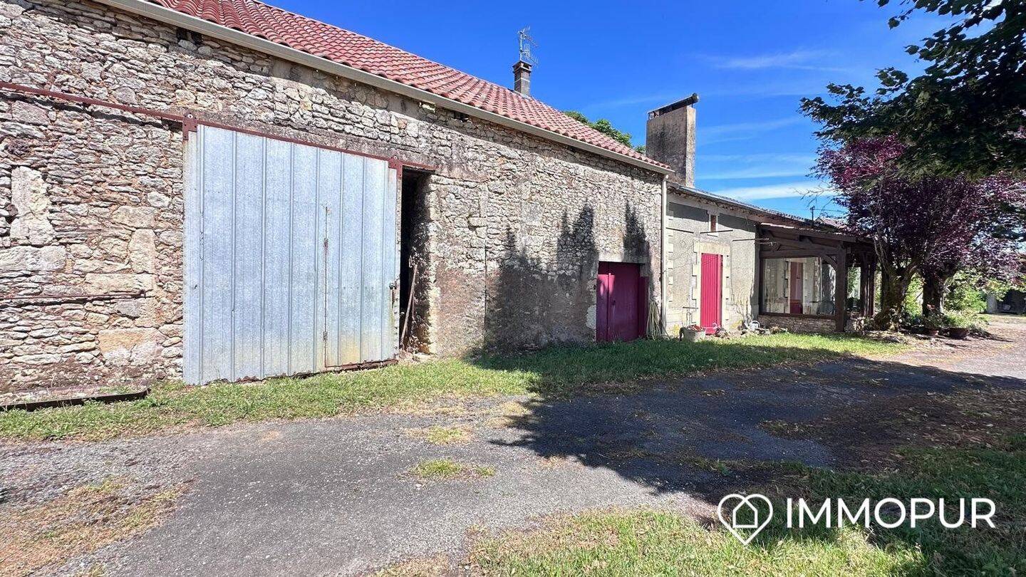 Maison 3 pièces 118 m² · à Sainte-Foy-de-Longas · 118 m² · 169 500 €