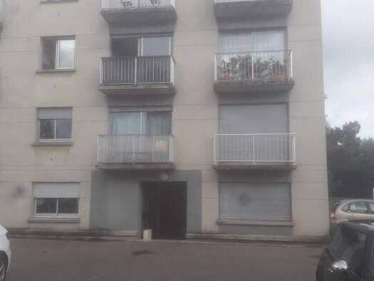 Studio à louer 740 € 1 pièce 28 m² Croix-Blanche-Cardinal-Bel Abord Chilly-Mazarin 91380