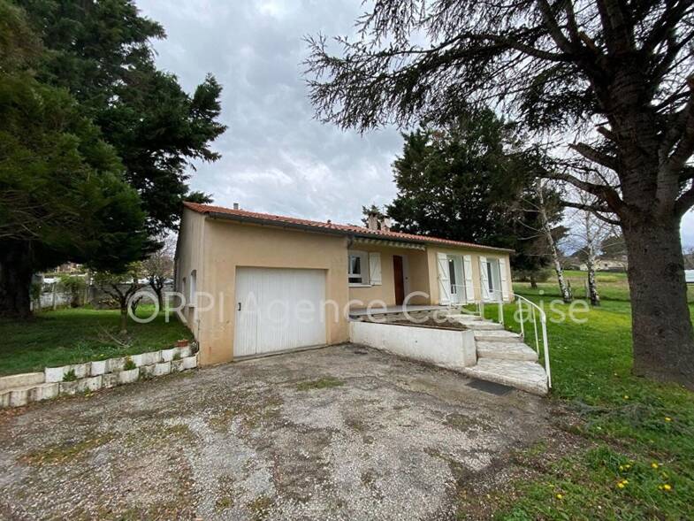 Maison de plain-pied à louer 790 € 4 pièces 3 chambres 102 m² 1 200 m² de terrain Roquecourbe 81210