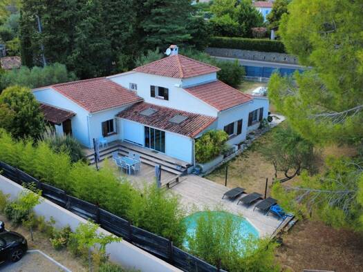 Maison à vendre 499 000 € 7 pièces 4 chambres 185 m² Villecroze 83690