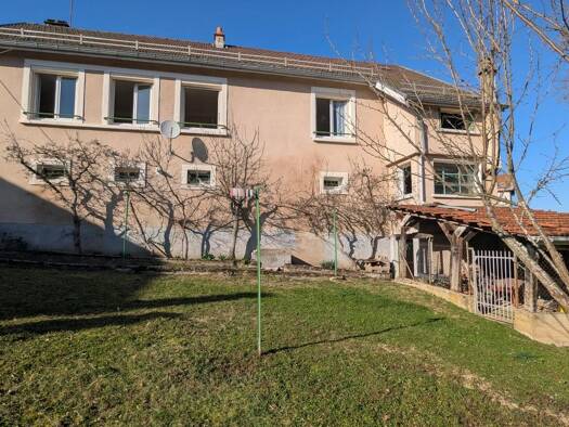 Maison de ville à vendre 139 000 € 6 pièces 4 chambres 97 m² 735 m² de terrain Saint-Rémy-sur-Durolle 63550