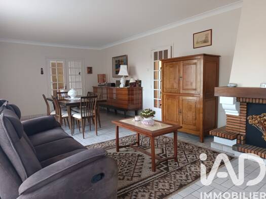 Maison à vendre 174 000 € 7 pièces 3 chambres 138 m² 1 699 m² de terrain Dhuizon 41220