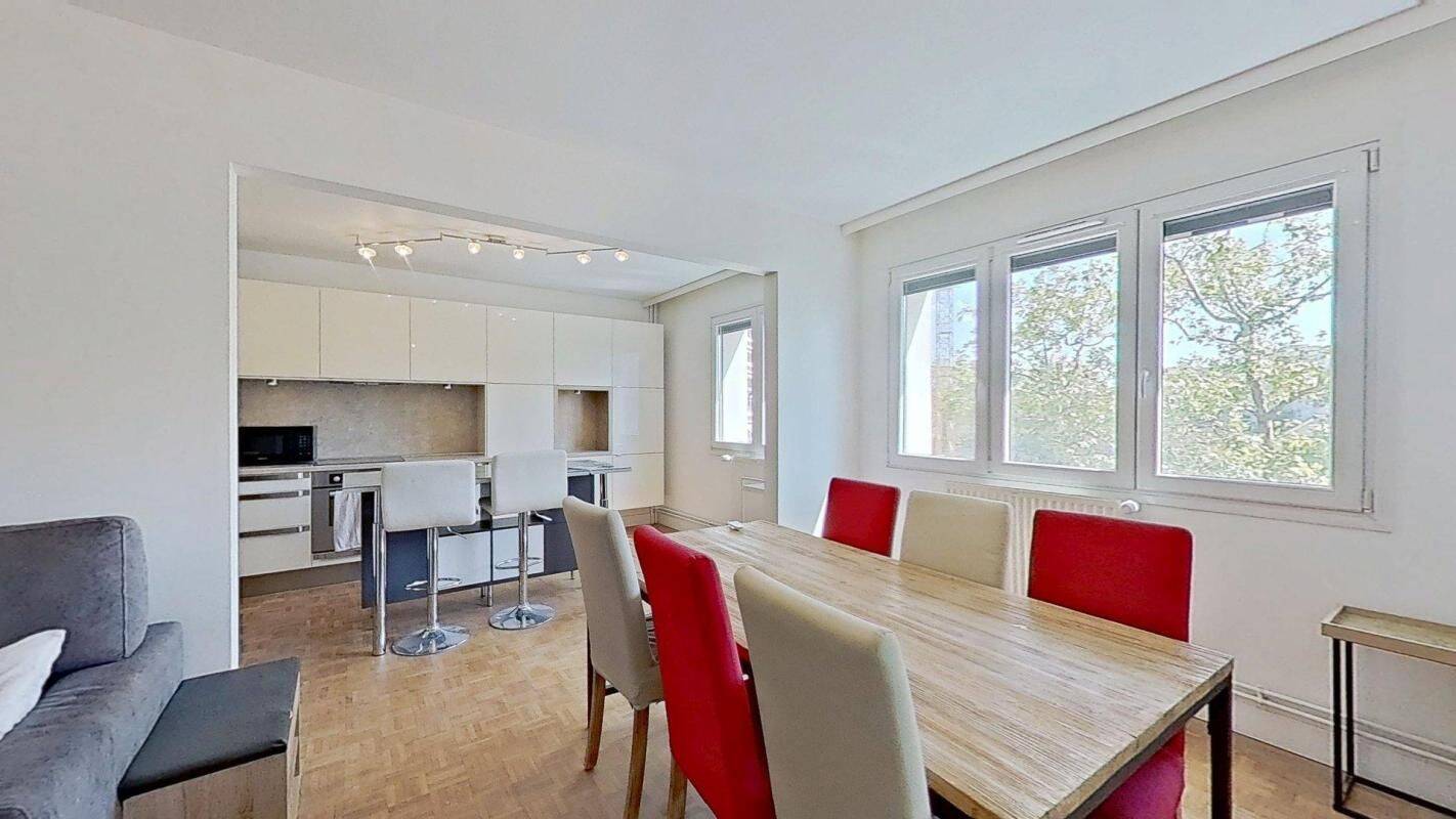 Appartement 4 pièces 82 m² · à Lyon 8ème Arrondissement · 82 m² · 1 340 €